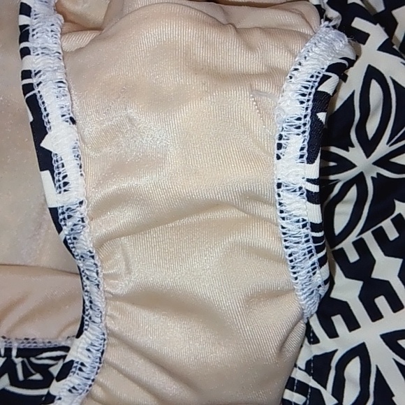 Lands' End Black and Cream Patterned Women Swimsuit Size 20 W - Picture 5 of 9